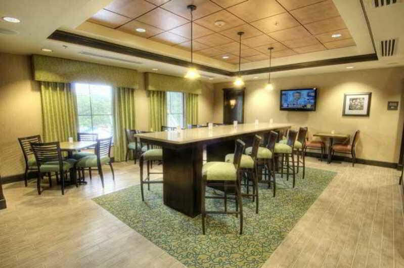 Hampton Inn & Suites Gainesville Downtown מראה חיצוני תמונה